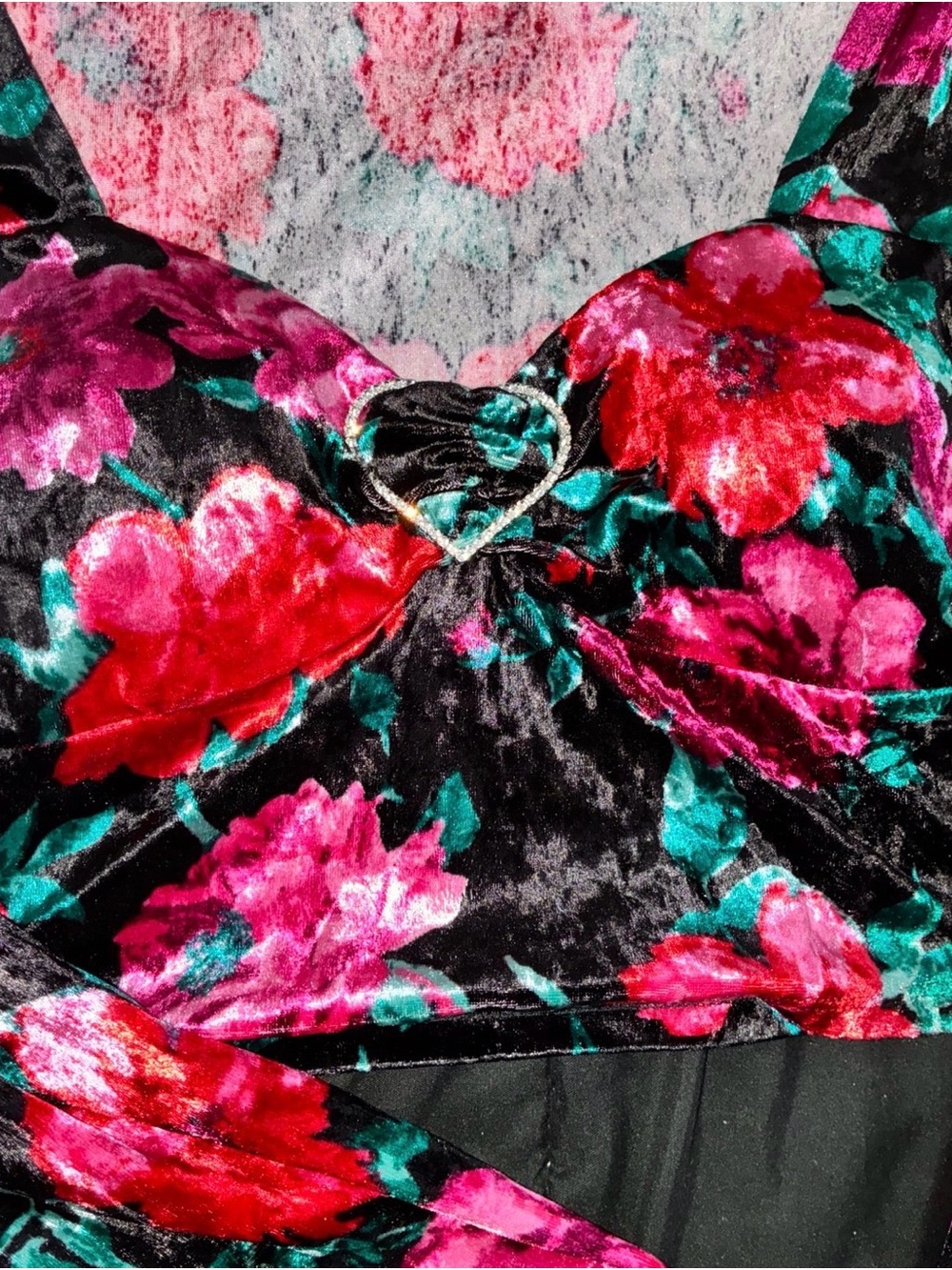 Madden NYC Black Velvet Floral Long-Sleeve Crop Top - Pink & Red - Picture 3 of 5